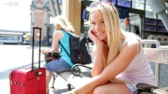 122415_214 我讓自信的金髮美女成為色情明星