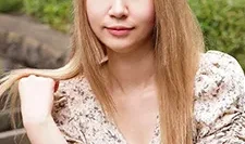 一个非常热爱性的素人女孩，她决定出演 AV 来寻求刺激。椎名美优