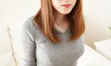 与白皙半美的女人亲吻时的恩爱中出 美咲亚纪