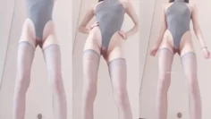 妹子还嫩的逼来看看