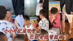 小小年纪成功觉醒 已经会撸管抠逼了