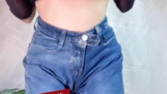 巅峰身材顶级豪乳 开档牛仔裤把气囊塞进菊花充气拔出全身抽搐 Npxvip