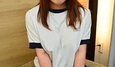 我尝试在我丰满的F罩杯身材上穿灯笼裤。上田爱子