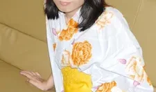 我把刚脱下来的浴衣弄脏了。中崎顺子