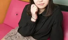 我的第一次经历是在我18岁的时候，我被介绍给一个尚未发育的女孩。仓科理惠