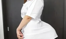 我穿着工作服进行了角色扮演 南里奈