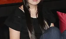 我非常喜欢穿孔，甚至在阴蒂皮肤上穿了一个。工藤理惠