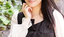 有抱负的女演员在第一次拍摄时感到紧张，首次中出 葵梅