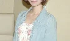 沮丧的素人女孩在按摩院不断射精 花田真央