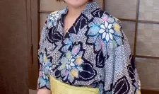 看到她穿着浴衣就兴奋 杉山亚子