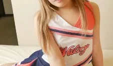 穿着啦啦队服装的健康送货女孩会全力支持你的鸡巴 早坂早坂