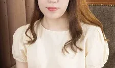 素人AV采访～露出勃起阴蒂谦虚呻吟的蜜桃妹～梨本洋子