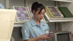 FSDSS-894凌晨2點的便利商店和我厚臉皮的兼職工人單獨在一起三葉千春用活塞讓你被瞪著看懂