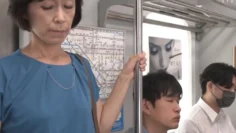 IRO47人妻痴漢電車被搞上的五十路母親2