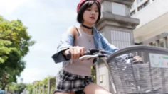 JVID妹妹你怎麽骑脚踏车遇到我接着就湿了